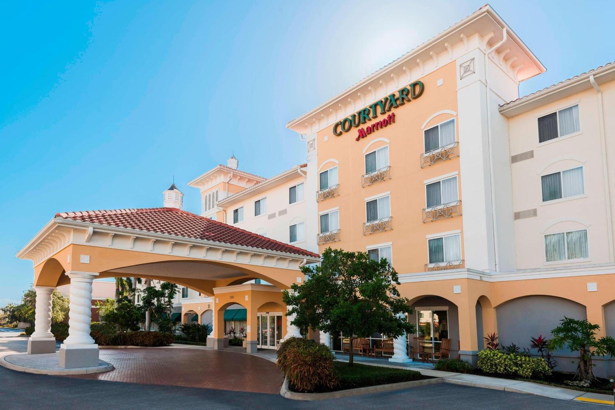 Courtyard Fort Myers At I-75 And Gulf Coast Town Center Эстеро Экстерьер фото