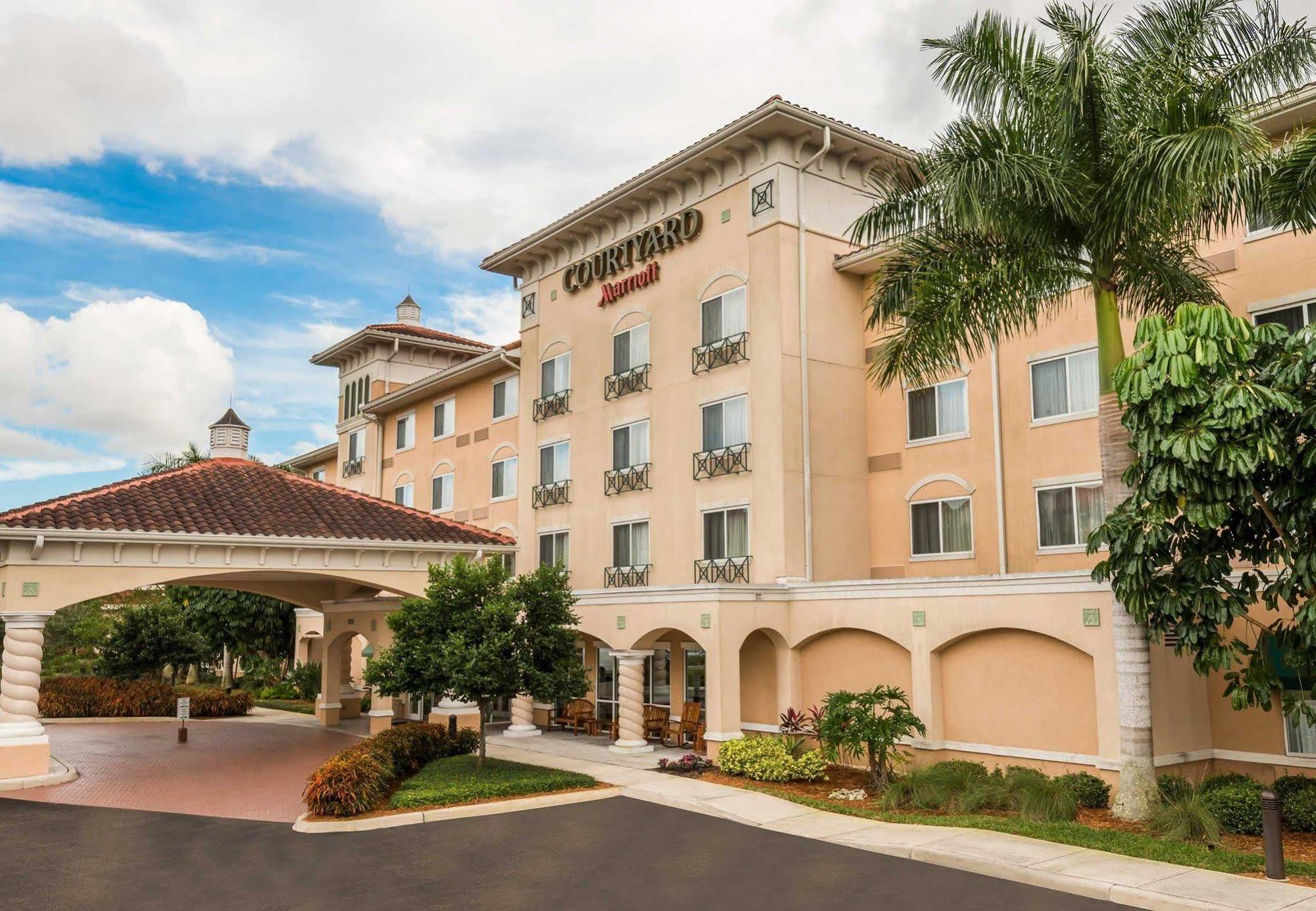Courtyard Fort Myers At I-75 And Gulf Coast Town Center Эстеро Экстерьер фото
