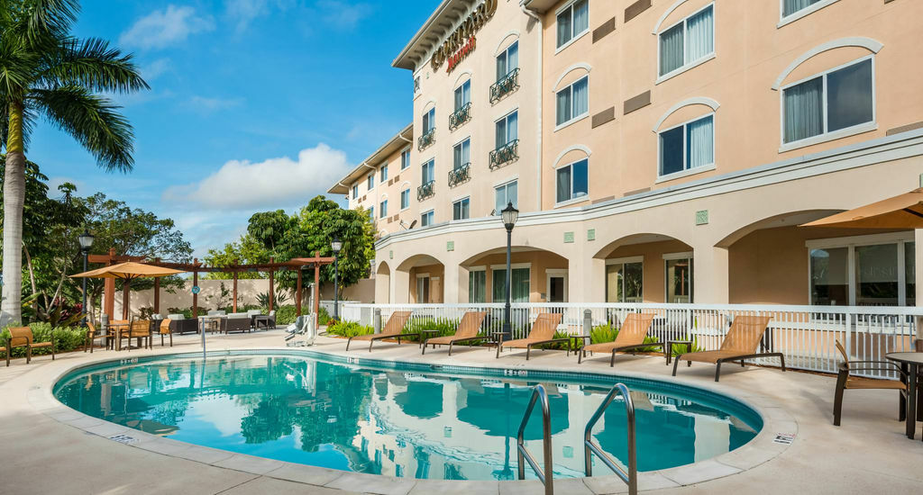 Courtyard Fort Myers At I-75 And Gulf Coast Town Center Эстеро Экстерьер фото